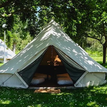 Luxury tent Tente Dortoir Partagee, Surf Camp Pays Basque Saint-Jean-de-Luz